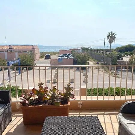 Nest Apartment Hyeres